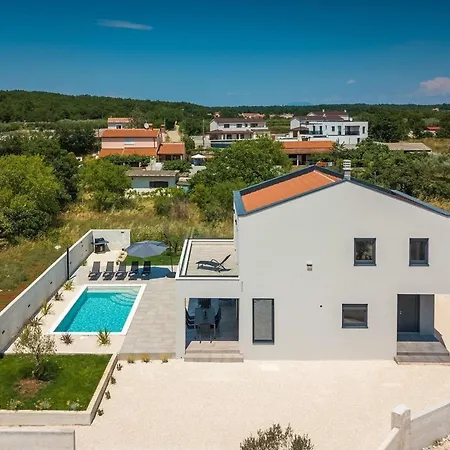 Mit Privatpool Fuer 8 Personen Ca 180 Qm In Loborika, Istrien Suedkueste Von Istrien